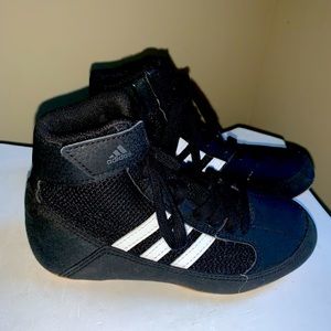 Adidas boys size 12 kids size wrestling shoes 👟